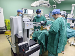 CO接骨机器人牵拉下闭合复位髓内钉内固定病例